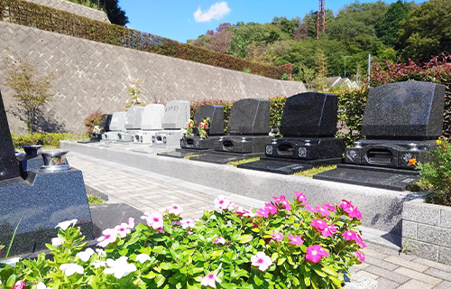 東京・埼玉で葬儀・葬式・家族葬をお探しなら家族葬の長坂式典センター たきやま台墓苑のイメージ画像